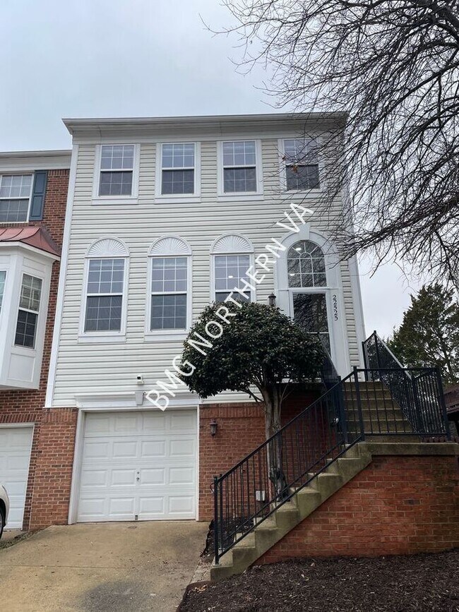 Building Photo - 22525 Maison Carree Square