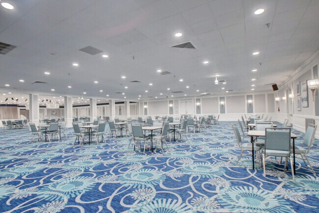 Building Photo - 224 Capri E