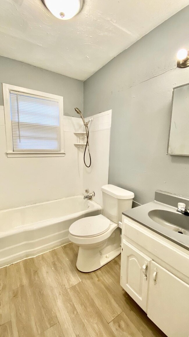 Building Photo - 2448 E 30th St