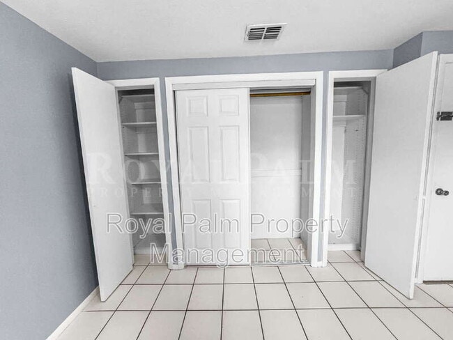 Building Photo - 6617 Warwick Cir