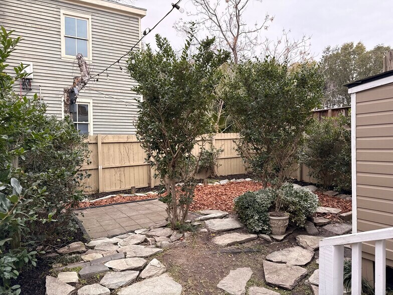 Building Photo - 34 Amherst St