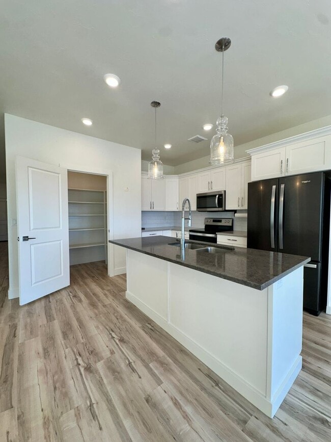 Building Photo - Beautiful Summerfield Home for RENT!!