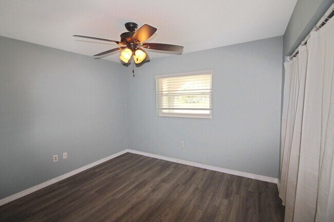 Building Photo - 420 Mt Vernon Dr