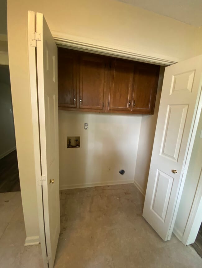 Building Photo - 5211 Kimbark Woods Dr