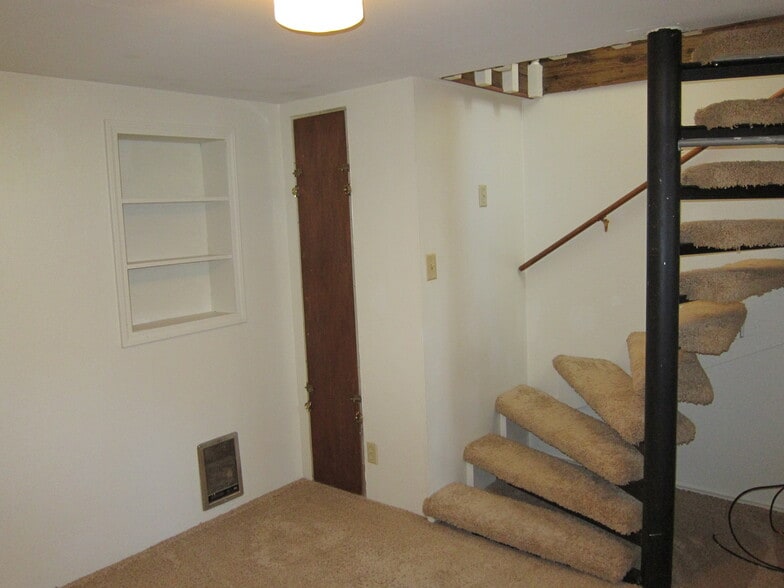 Building Photo - 501 Pewabic St