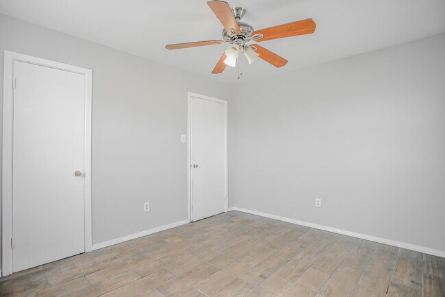 Building Photo - 2641 E Baylor St