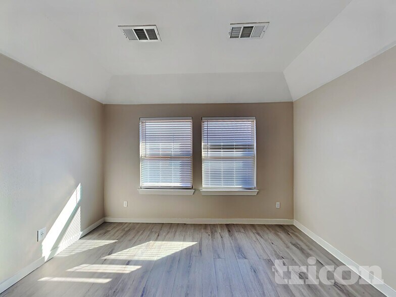 Building Photo - 2019 Clear Br Wy