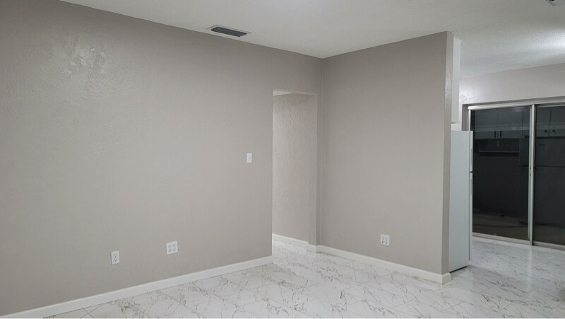 Building Photo - 7115 N Tampania Ave