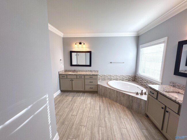 Building Photo - 4260 Sullivan St