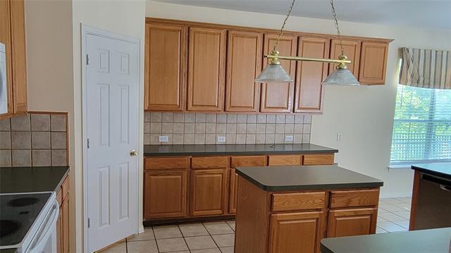 Building Photo - 2400 Spillway Cir