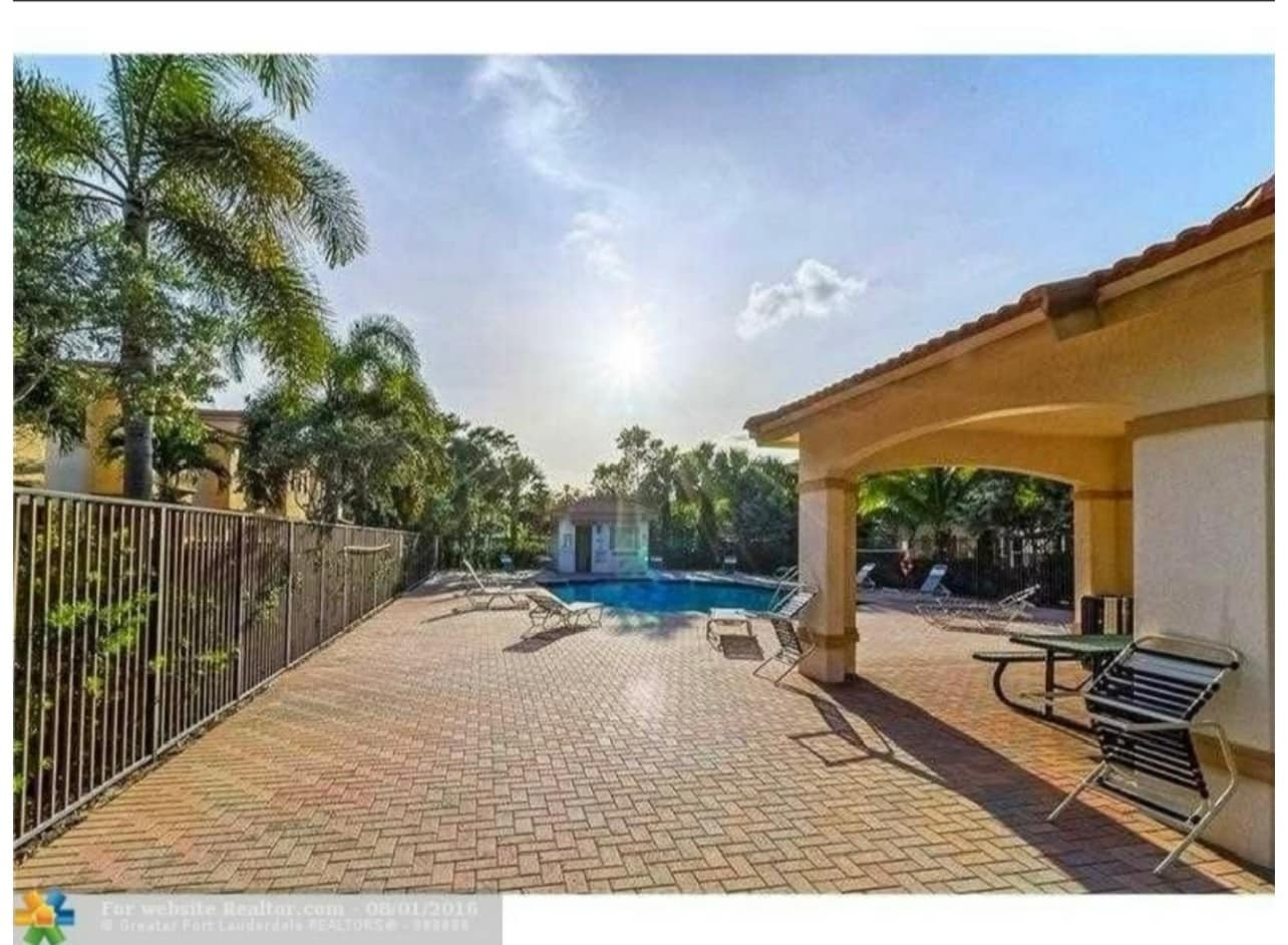 Building Photo - 6061 Grand Cypress Cir W