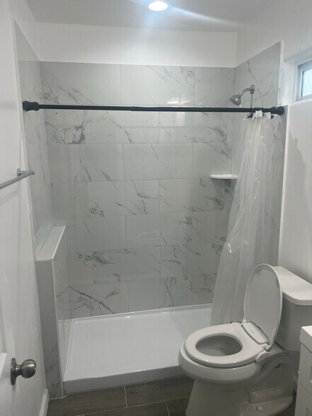 Building Photo - 2431 Prospect St