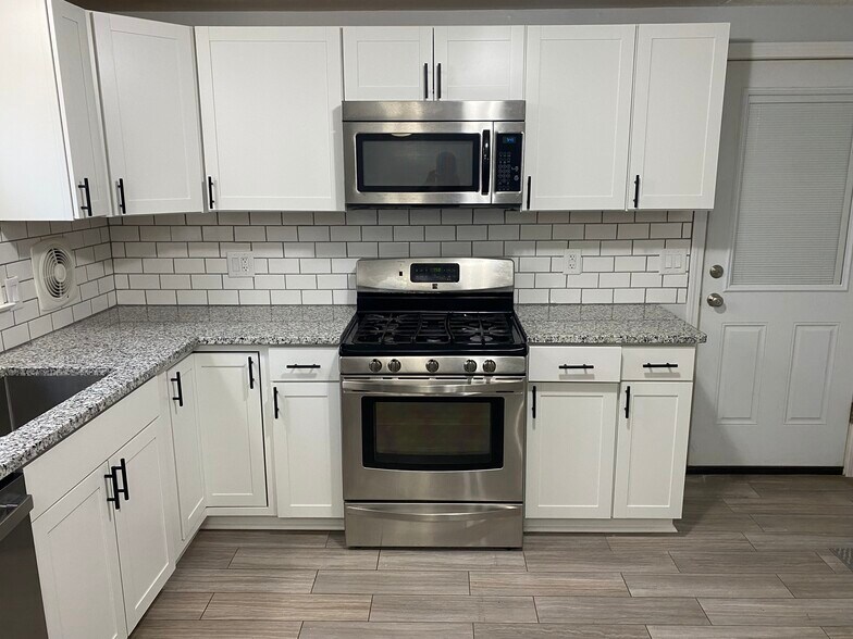 Building Photo - 135 Connecticut Ave