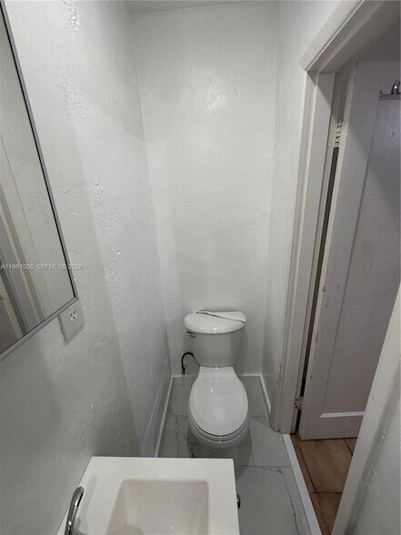 Building Photo - 200 W 53rd Terrace