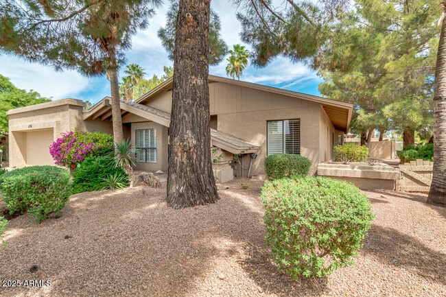 Building Photo - 6768 E Grandview Dr