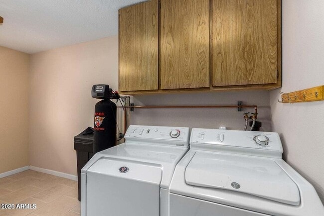 Building Photo - 12630 N Blue Ridge Dr