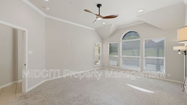 Building Photo - 842 Santa Cruz Ln