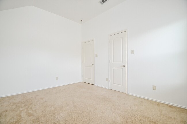 Building Photo - 11110 Oriole Creek Ln