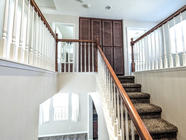 Building Photo - 1406 Mosaic Glen