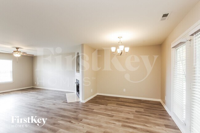 Building Photo - 145 Antelope Dr