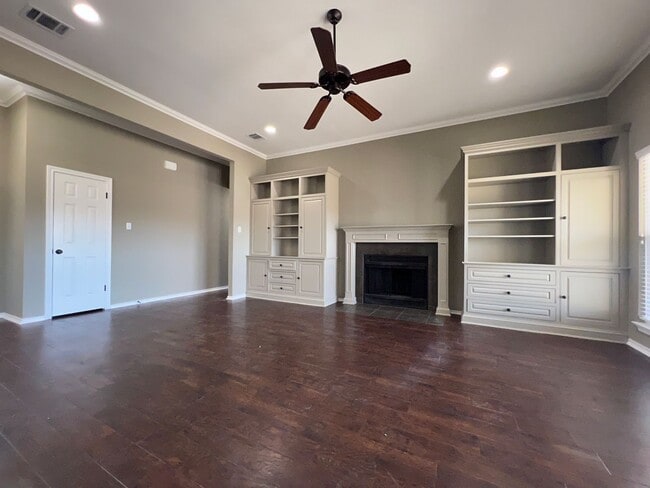 Building Photo - Single Family Home