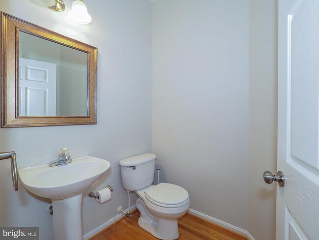 Building Photo - 32 Harbour Heights Dr