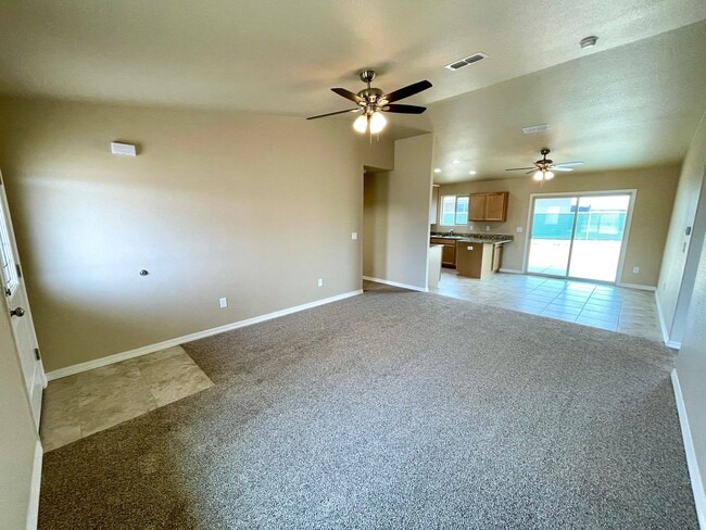 Building Photo - Built in 2024, 3 bedroom, 2 bathroom home located in Golden Valley, AZ