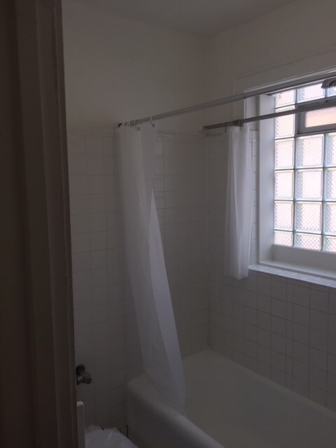 Building Photo - 6032 Irving Park Rd