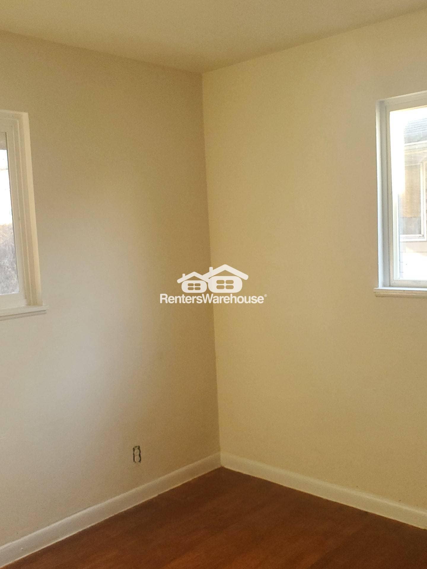 Building Photo - 10732 Spring Garden Dr
