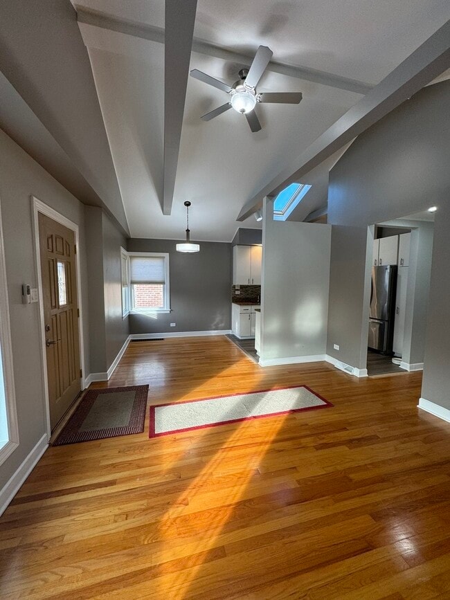 Building Photo - 5623 S Nagle Ave