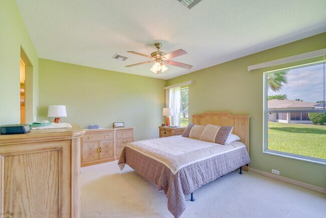 Building Photo - 15870 SW 16th Avenue Rd