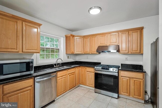 Building Photo - 14707 Bentley Square