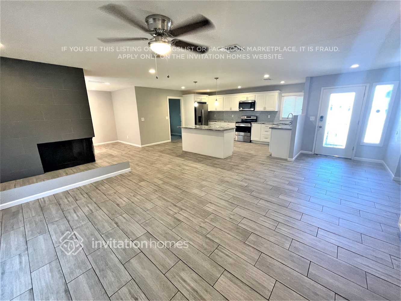 Building Photo - 943 E Manhatton Dr
