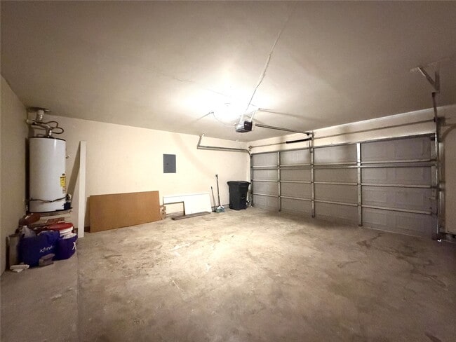 Building Photo - 20423 White Poplar Dr