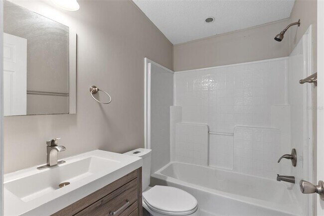 Building Photo - 6682 SW 156th Pl