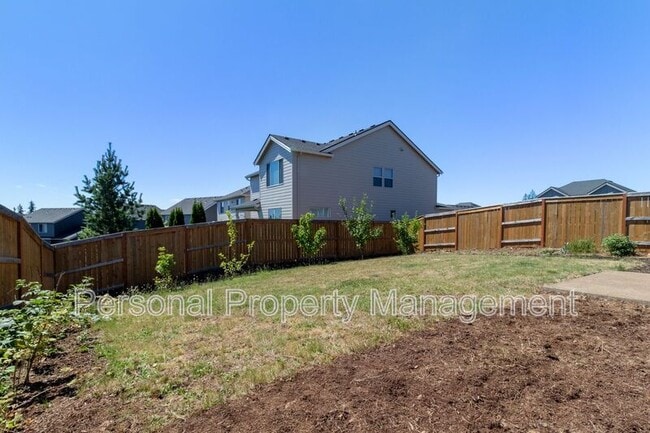 Building Photo - 1708 NE Pioneer Ln