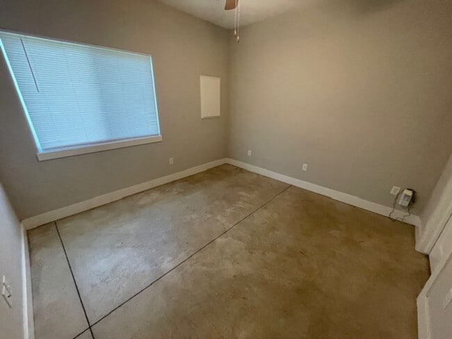 Building Photo - For Rent – Charming 3 Bed | 2 Bath Home wi...