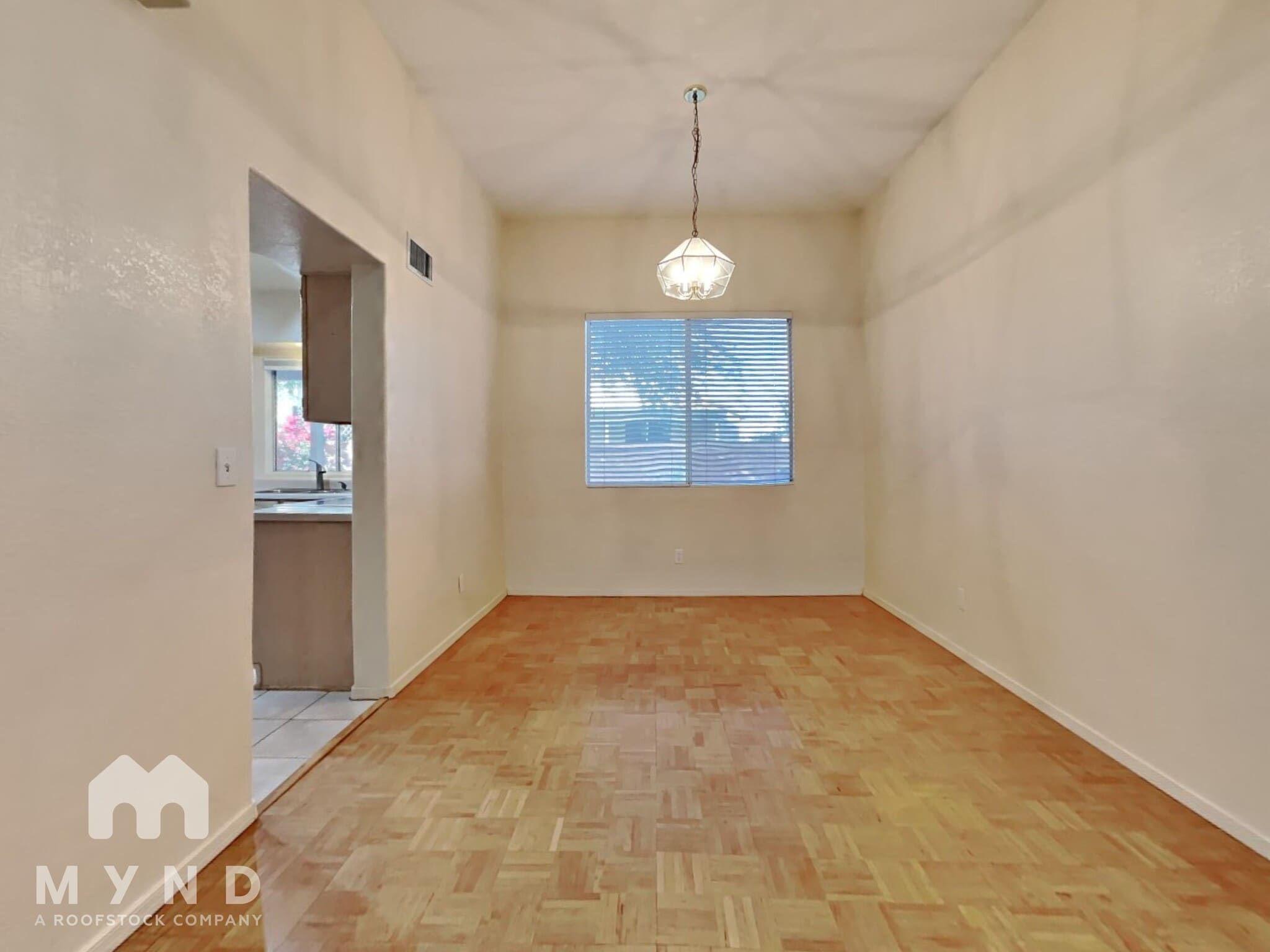 Building Photo - 3696 W Sunglade Dr