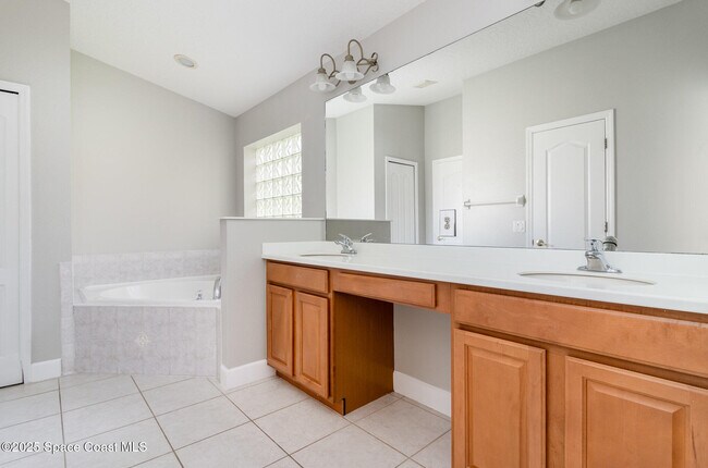 Building Photo - 4421 Chardonnay Dr