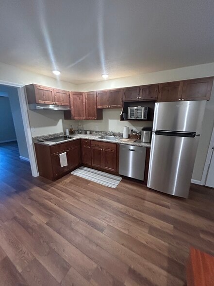 Building Photo - 595 Hambley Blvd