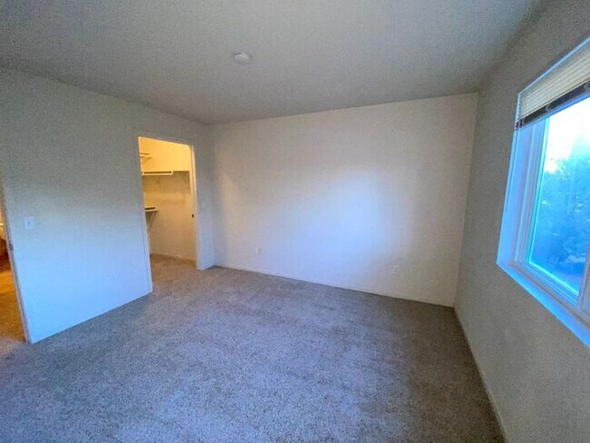 Building Photo - NW Reno Luxury Condo - Fitness Center, Poo...