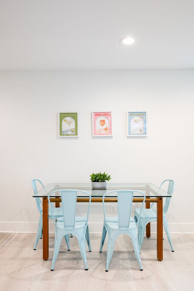 Building Photo - 2617 Caladium Dr NE