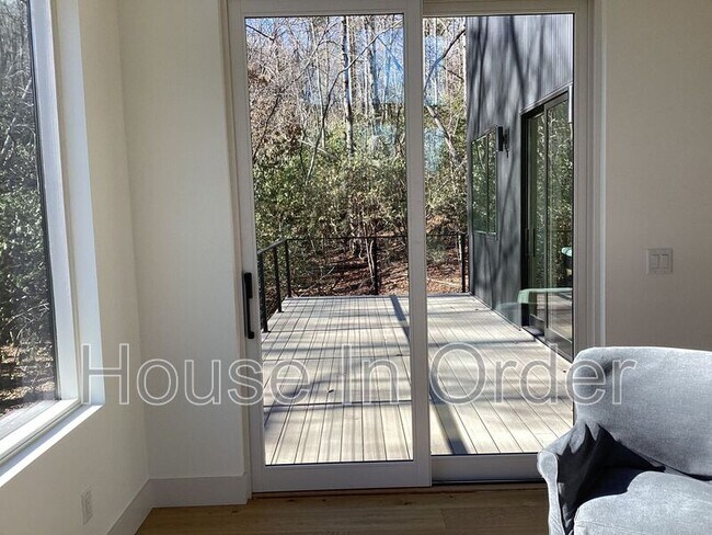 Building Photo - 170 Mountain Laurel Ln