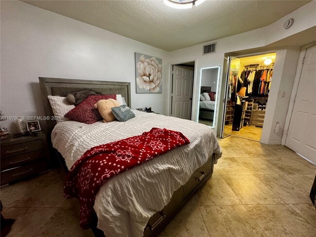 Building Photo - 6746 SW 115th Ct