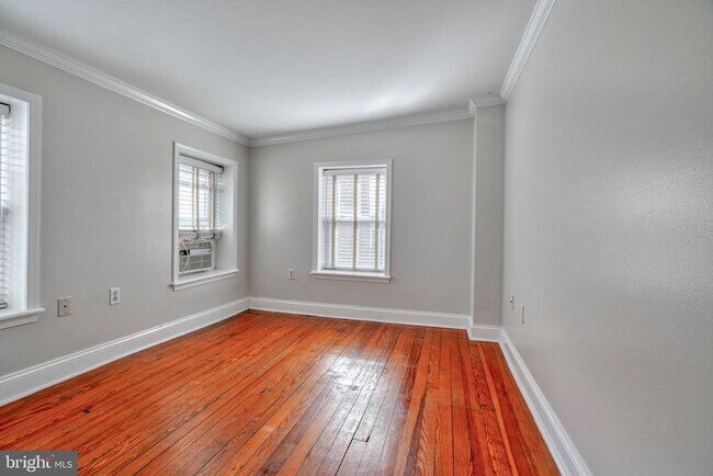 Building Photo - 1412 Battery Ave