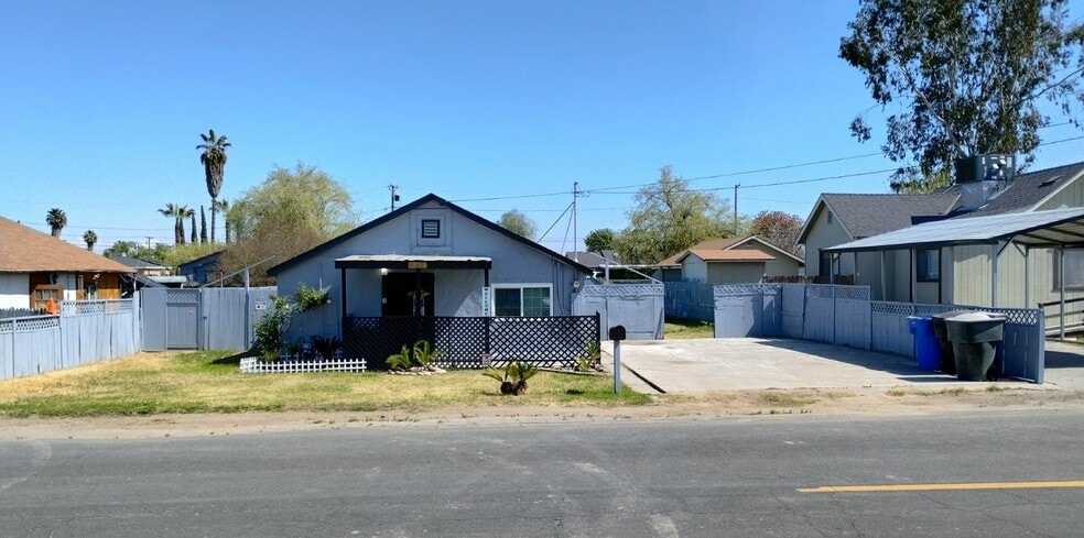 Building Photo - 689 S 11 1/2 Ave