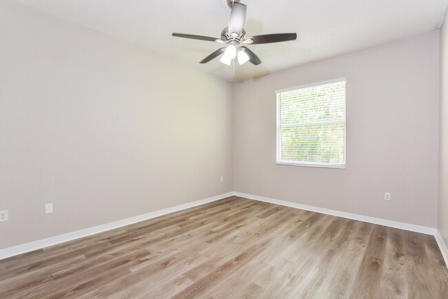 Building Photo - 10109 Granite Bay Dr