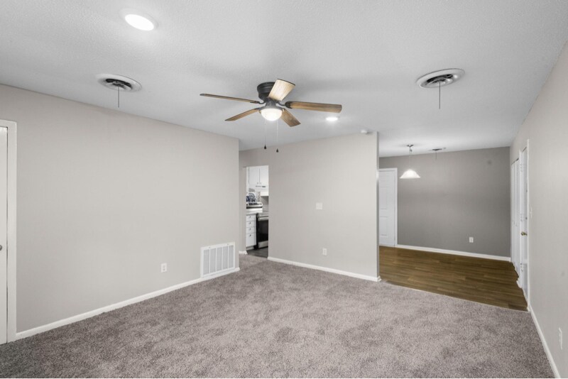 Building Photo - 2835 Lumpkin Rd