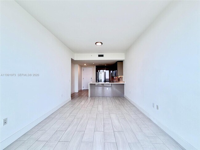 Building Photo - 2000 Metropica Wy