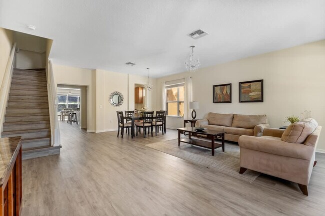 Primary Photo - 220 Las Fuentes Dr